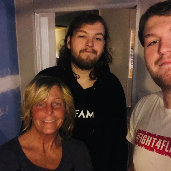 Meet your Posher, Virginia..here to sell, sell, sell,. Living life for me💃 - Picture 7 of 10